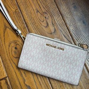 Michael Kors Wallet Wristlet